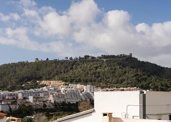 Dom wakacyjny Sea View With Terrace And Bbq Sesimbra